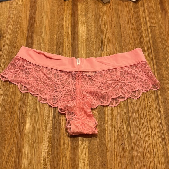 Pink low rise cheekster - Picture 2 of 2